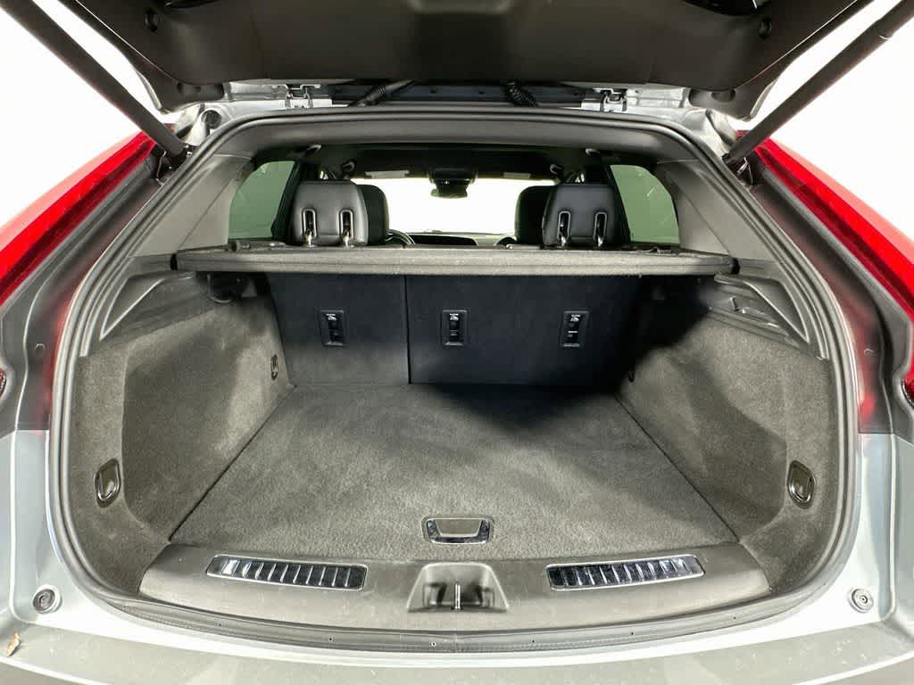 2025 Cadillac XT4 FWD Premium Luxury