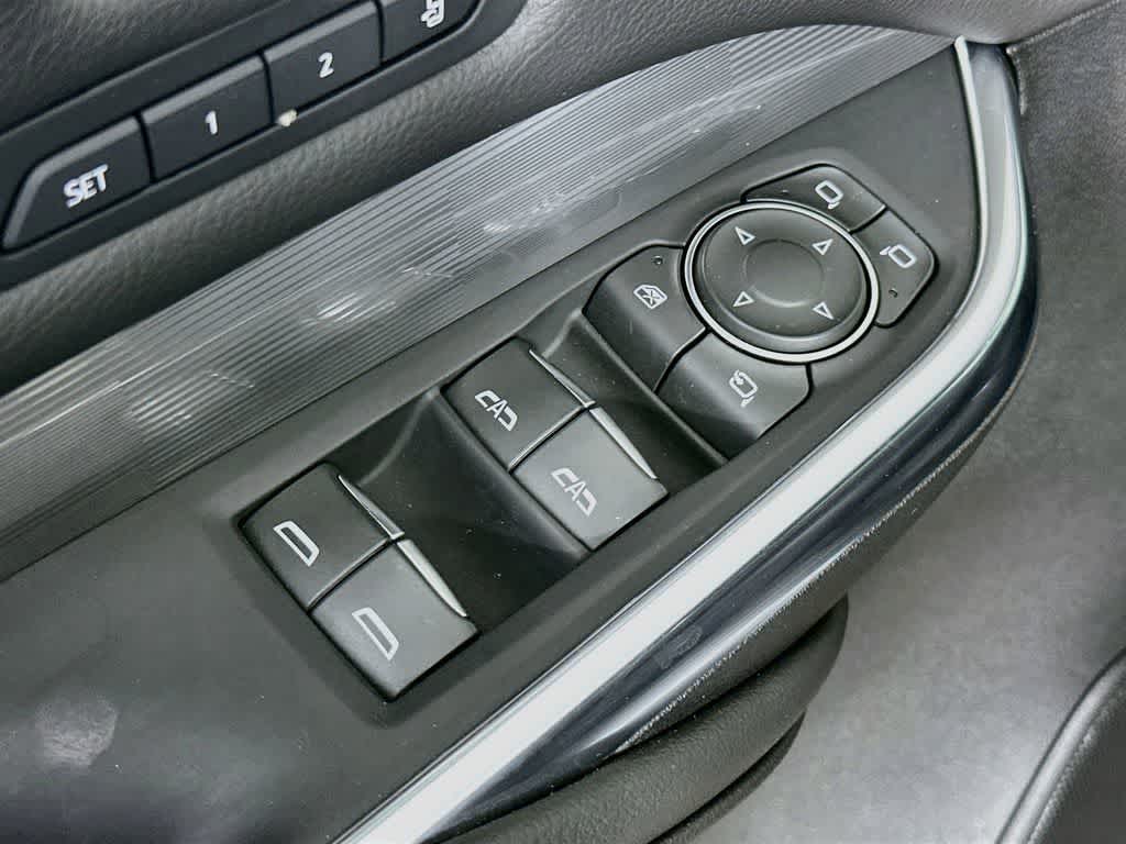 2025 Cadillac XT4 FWD Premium Luxury
