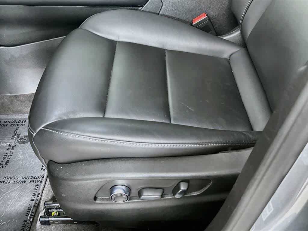 2025 Cadillac XT4 FWD Premium Luxury