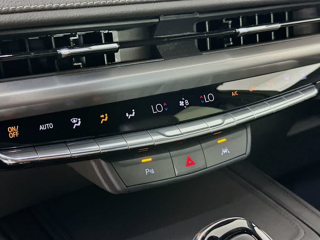 2024 Cadillac XT4 FWD Premium Luxury