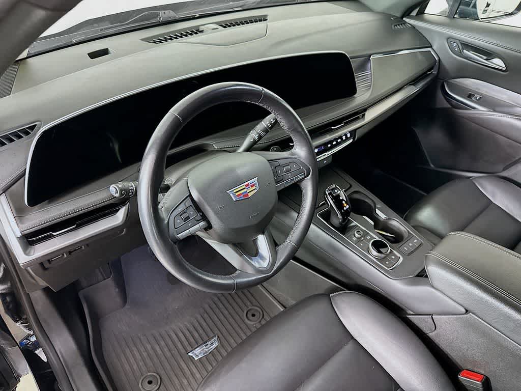 2024 Cadillac XT4 FWD Premium Luxury