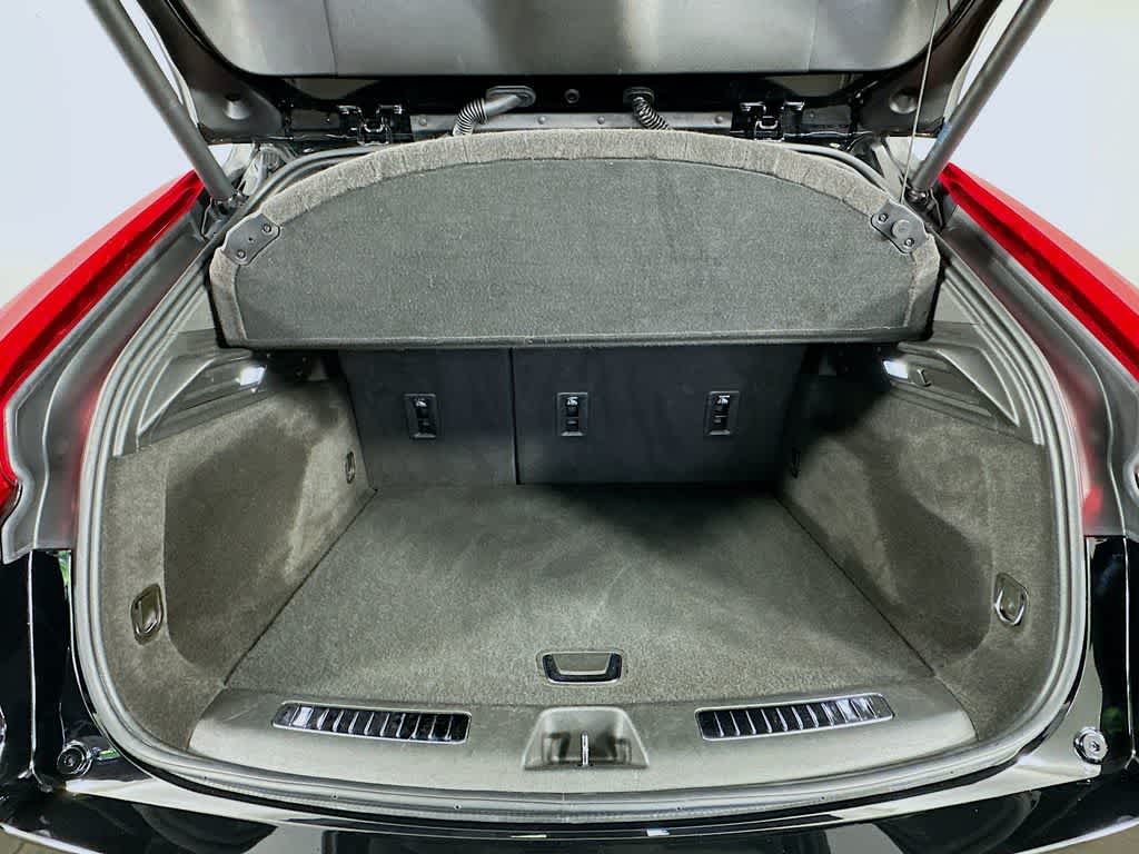 2024 Cadillac XT4 FWD Premium Luxury