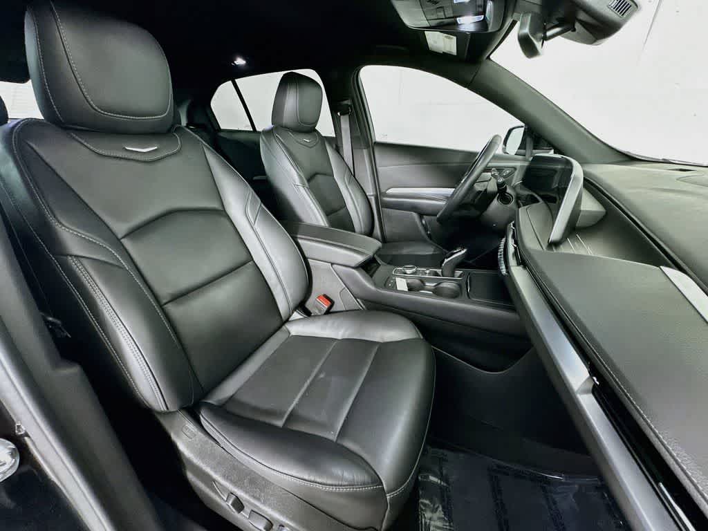 2025 Cadillac XT4 FWD Premium Luxury