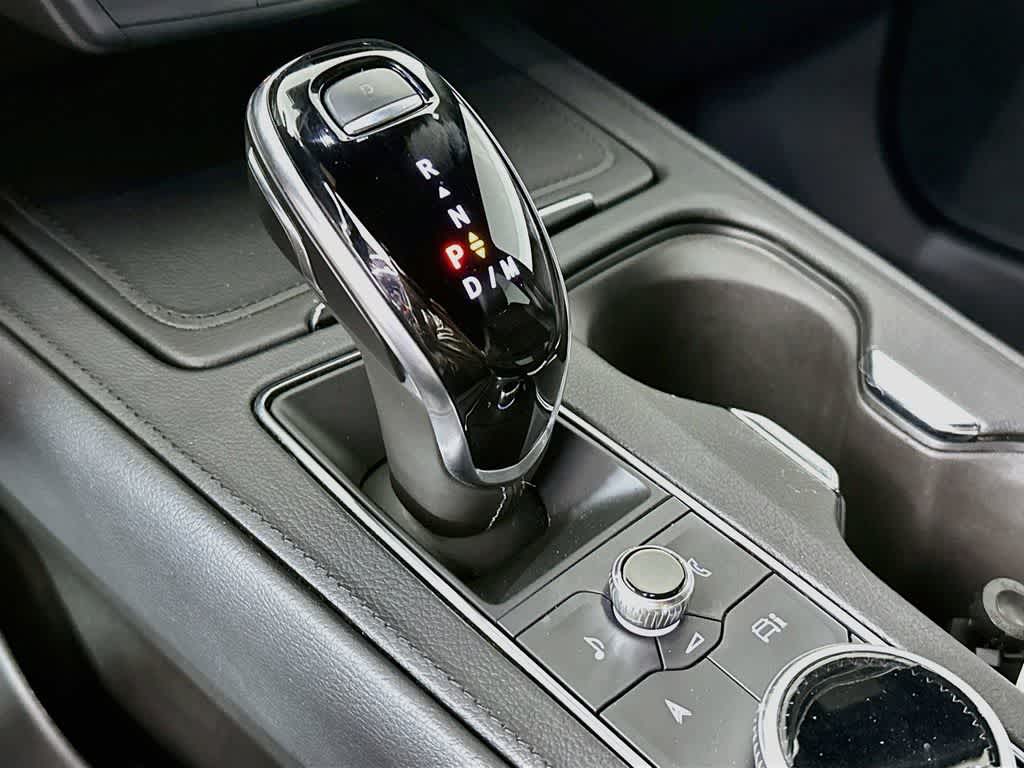 2025 Cadillac XT4 FWD Premium Luxury