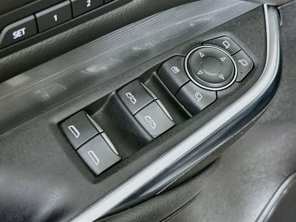 2025 Cadillac XT4 FWD Premium Luxury