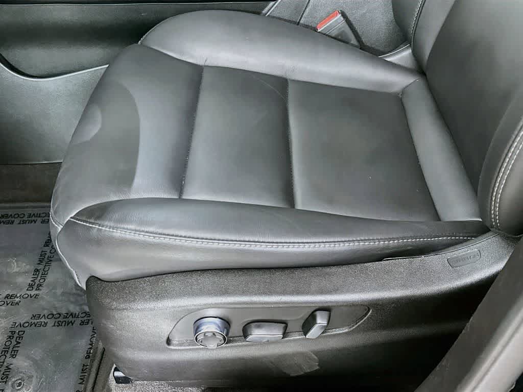 2025 Cadillac XT4 FWD Premium Luxury