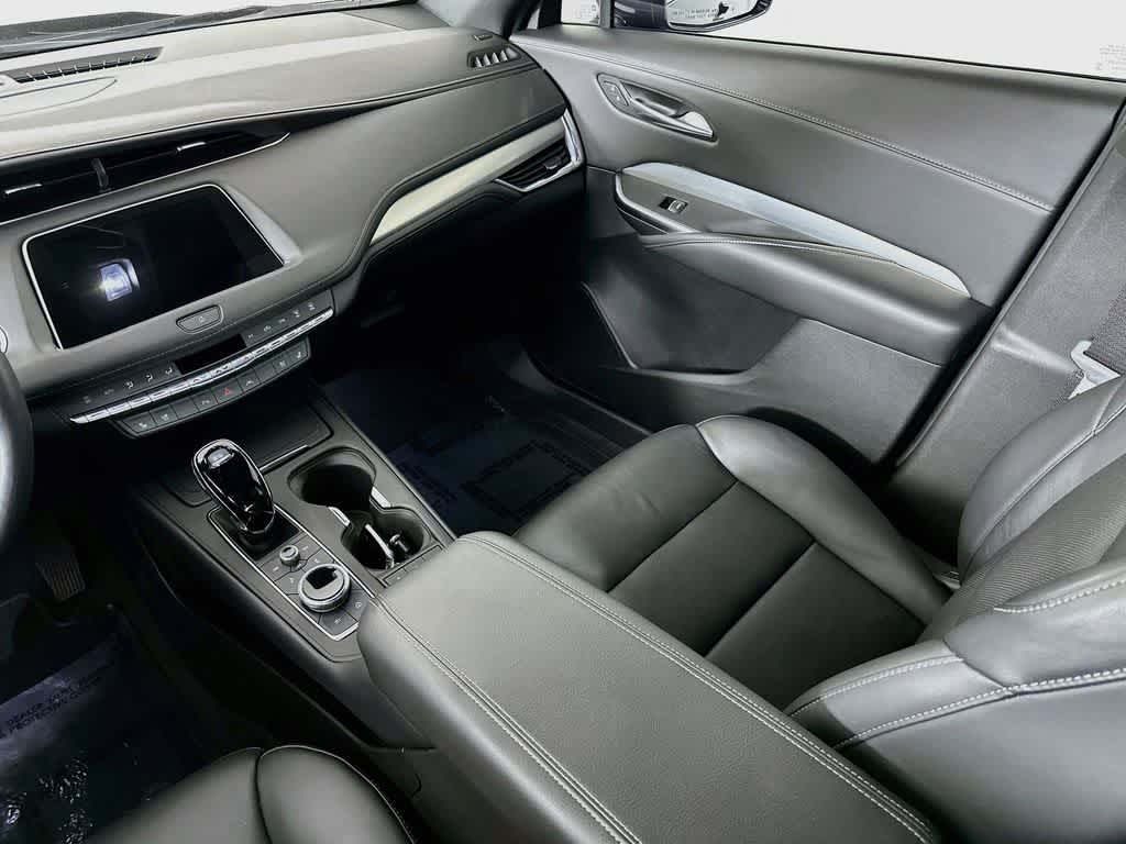 2023 Cadillac XT4 FWD Premium Luxury