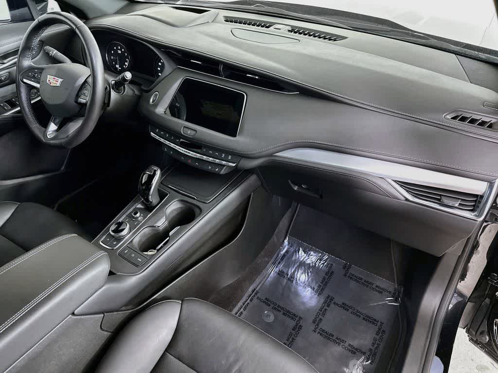 2023 Cadillac XT4 FWD Premium Luxury