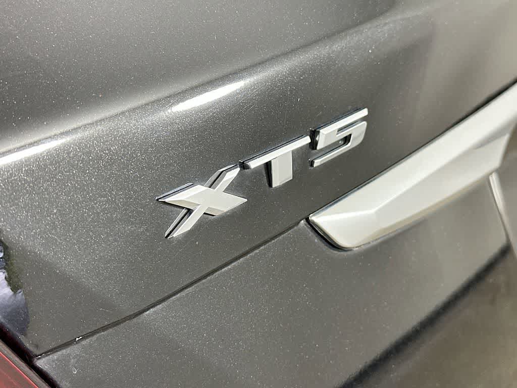 2022 Cadillac XT5 FWD Premium Luxury