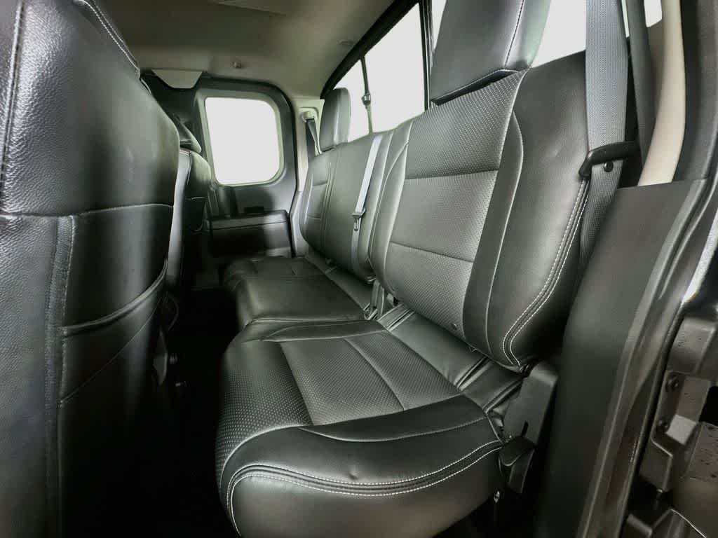 2015 Nissan Titan SV