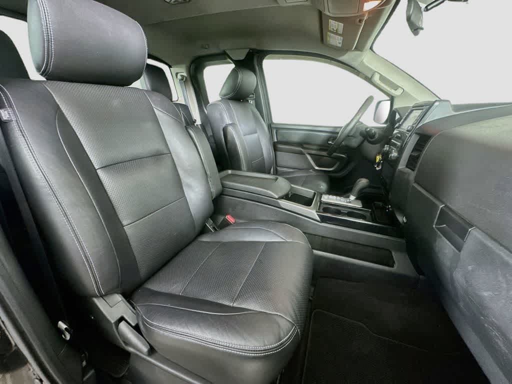 2015 Nissan Titan SV