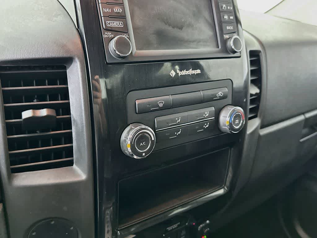 2015 Nissan Titan SV