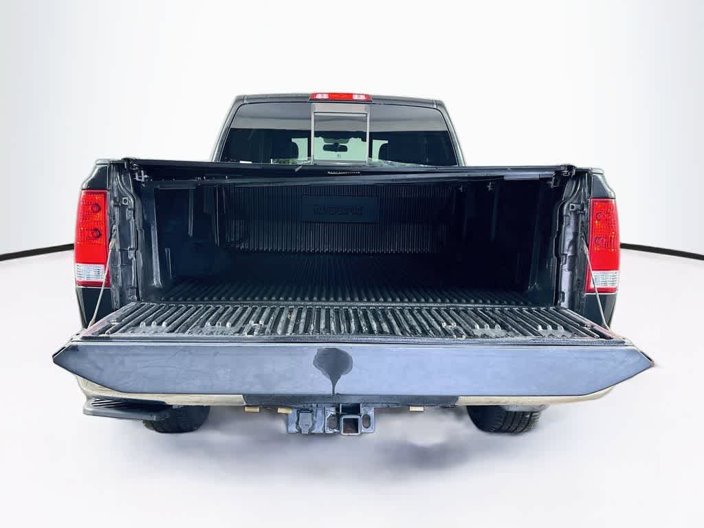 2015 Nissan Titan SV