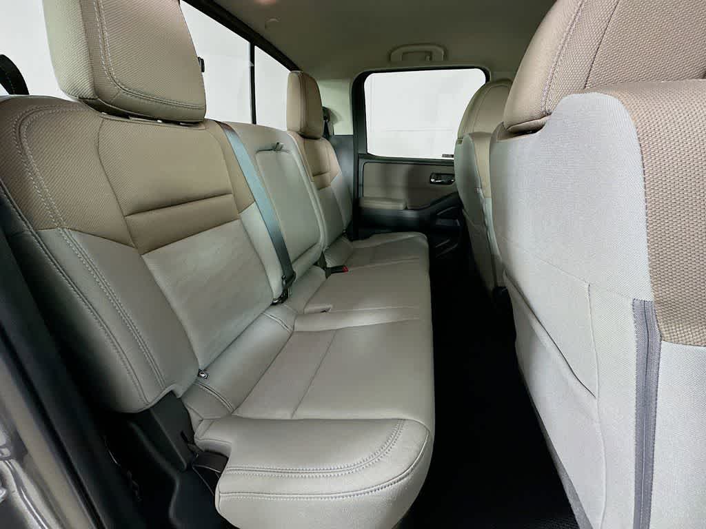 2022 Nissan Frontier SV