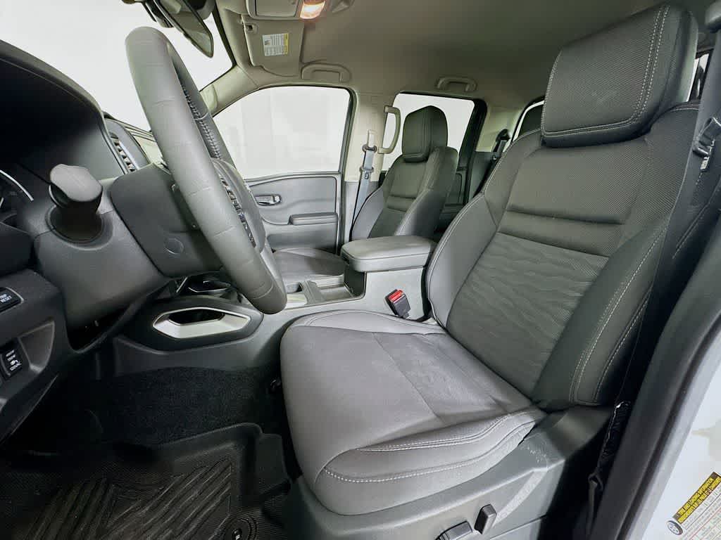 2024 Nissan Frontier SV