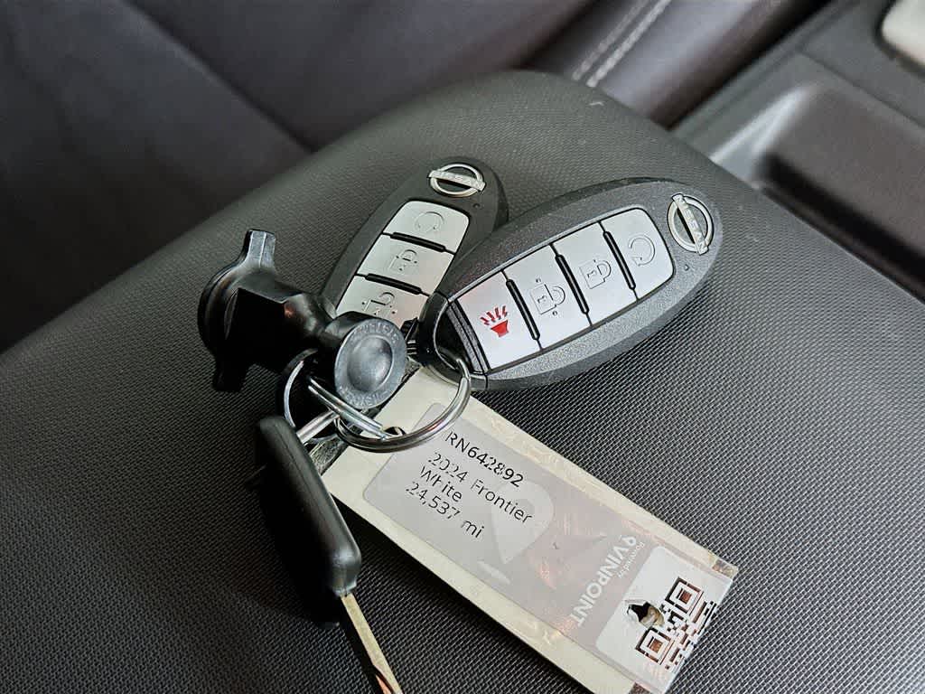 2024 Nissan Frontier SV