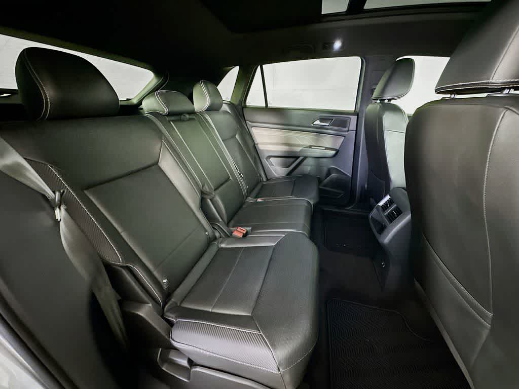 2023 Volkswagen Atlas Cross Sport 2.0T SEL R-Line Black