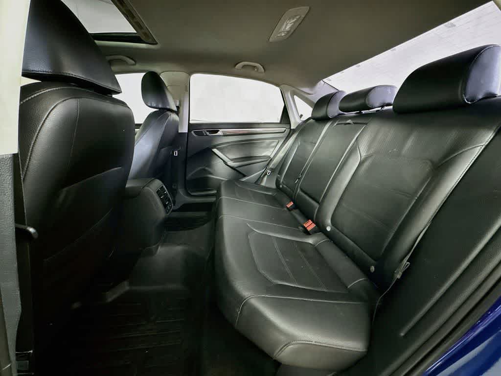 2016 Volkswagen Passat 1.8T SE w/Technology