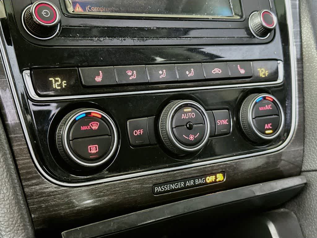 2016 Volkswagen Passat 1.8T SE w/Technology