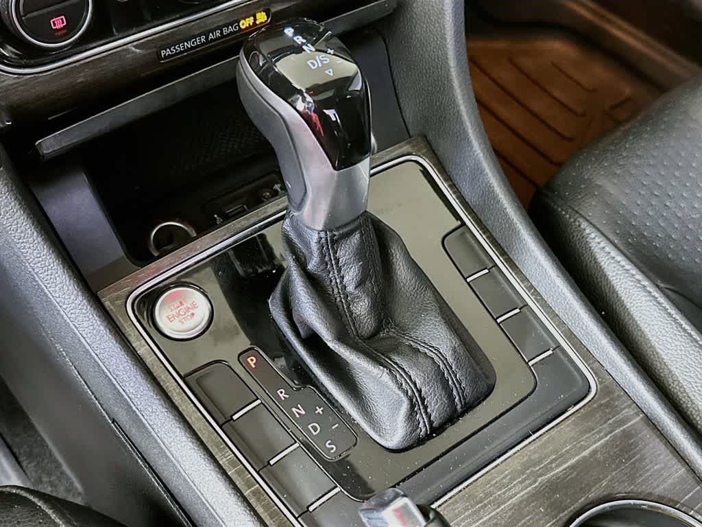 2016 Volkswagen Passat 1.8T SE w/Technology