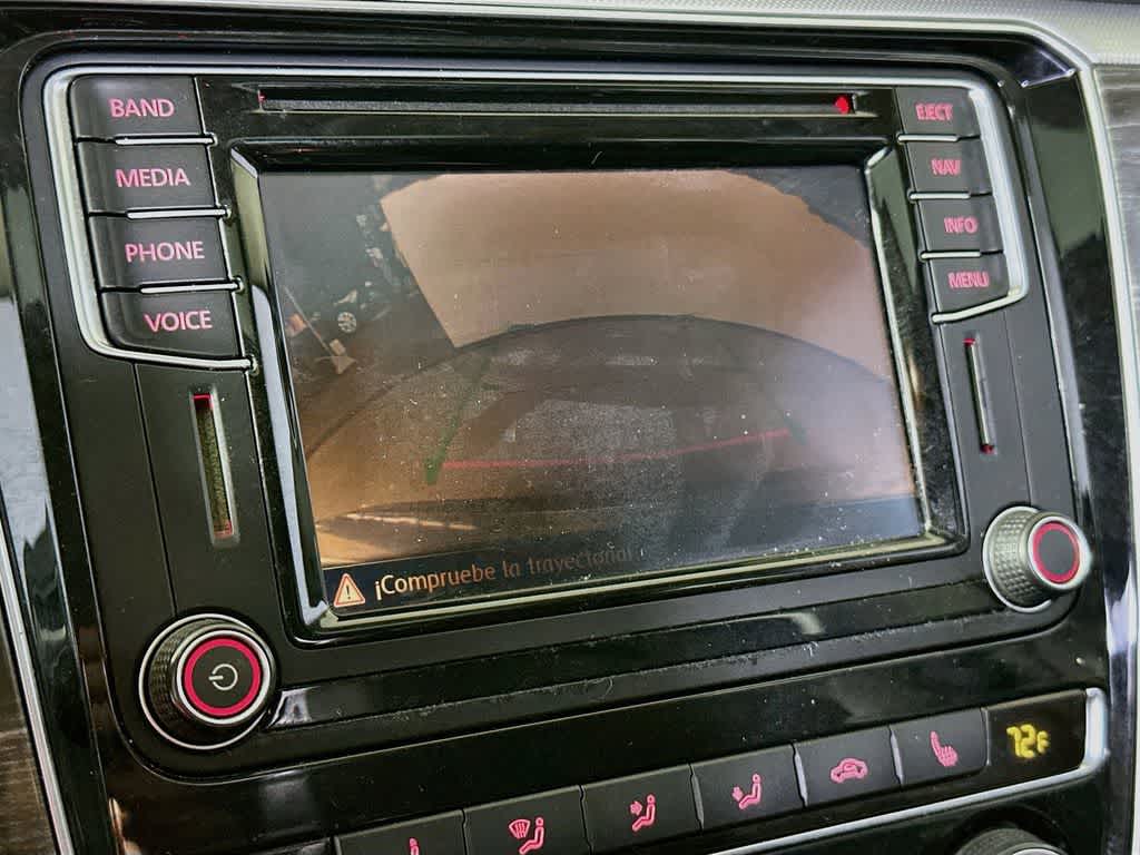 2016 Volkswagen Passat 1.8T SE w/Technology