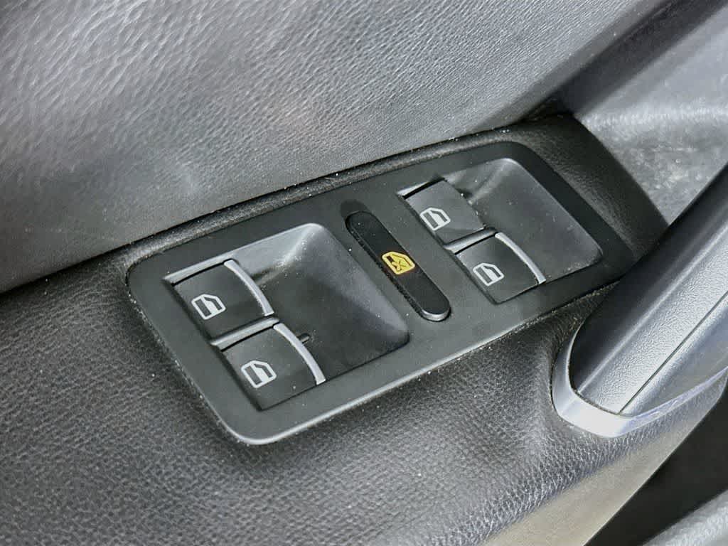 2016 Volkswagen Passat 1.8T SE w/Technology