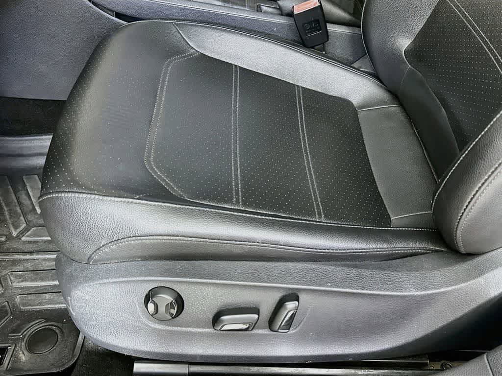 2016 Volkswagen Passat 1.8T SE w/Technology
