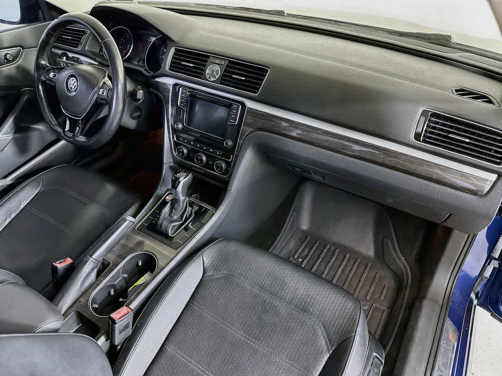 2016 Volkswagen Passat 1.8T SE w/Technology
