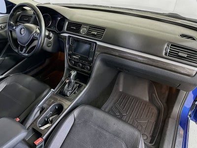 2016 Volkswagen Passat 1.8T SE w/Technology