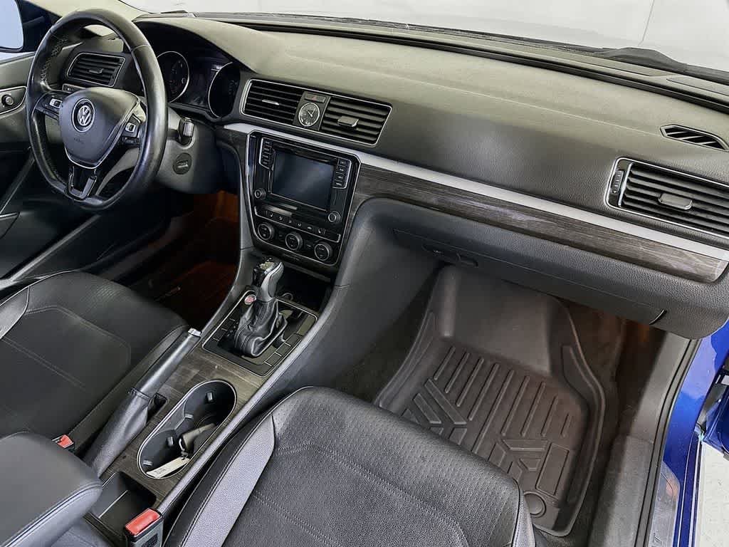 2016 Volkswagen Passat 1.8T SE w/Technology