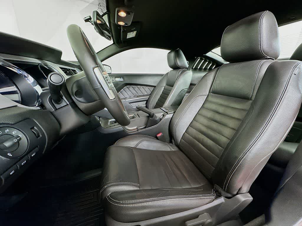 2012 Ford Mustang V6 Premium