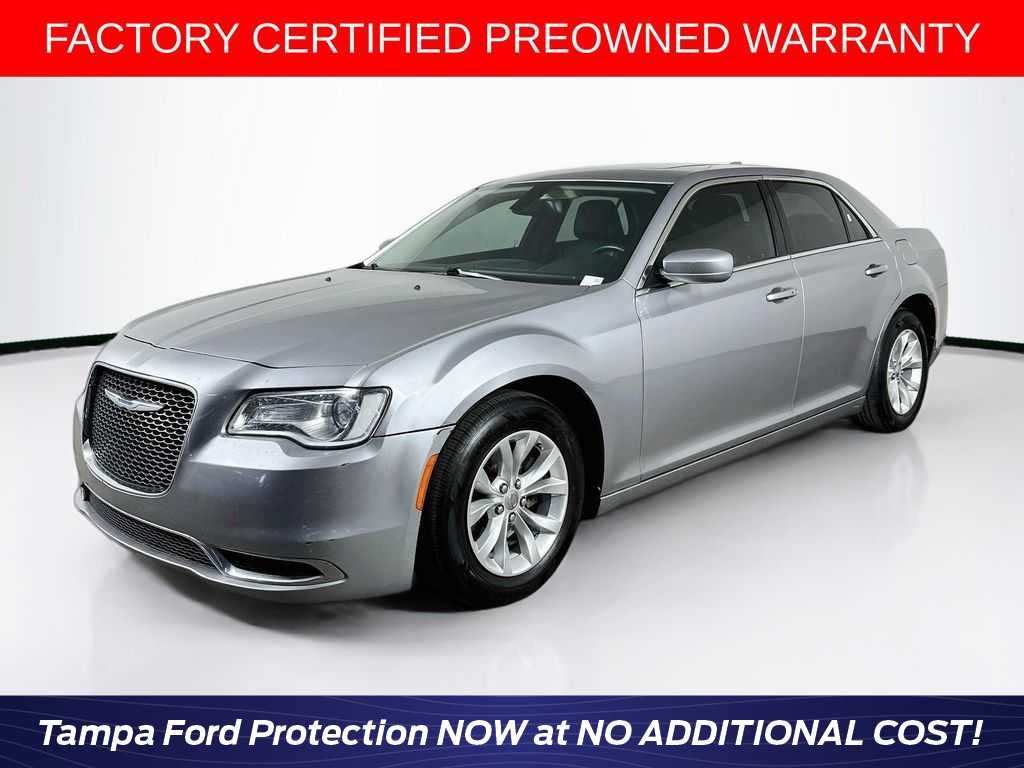 2015 Chrysler 300 Limited V6's photo