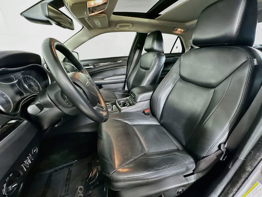 2015 Chrysler 300 Limited