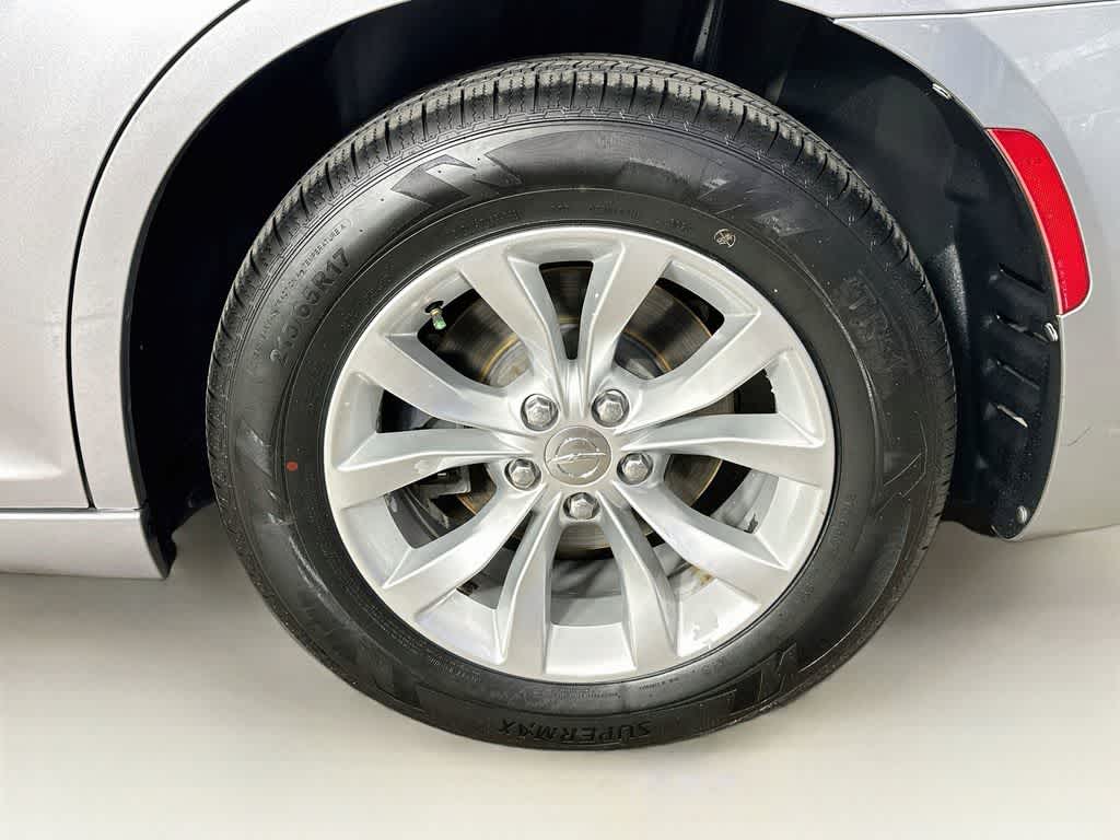 2015 Chrysler 300 Limited