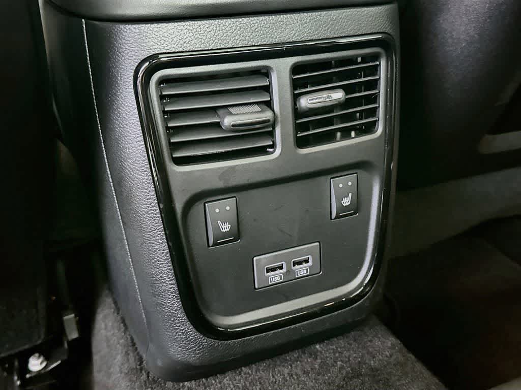 2023 Chrysler 300 300C