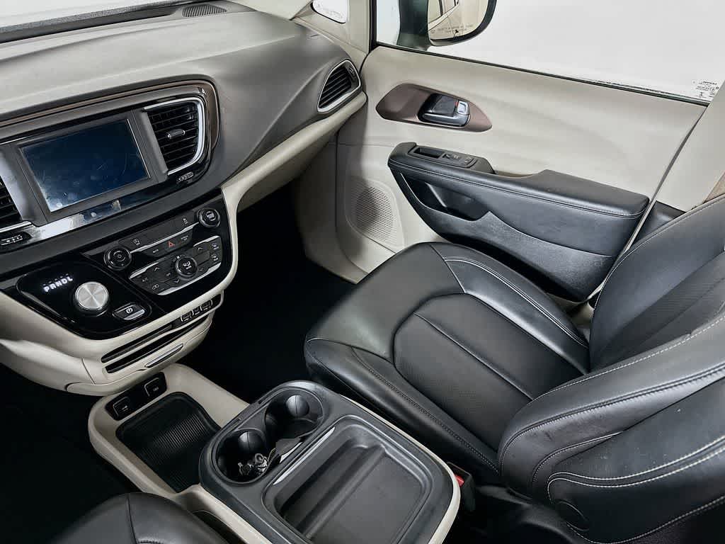 2021 Chrysler Voyager LXI