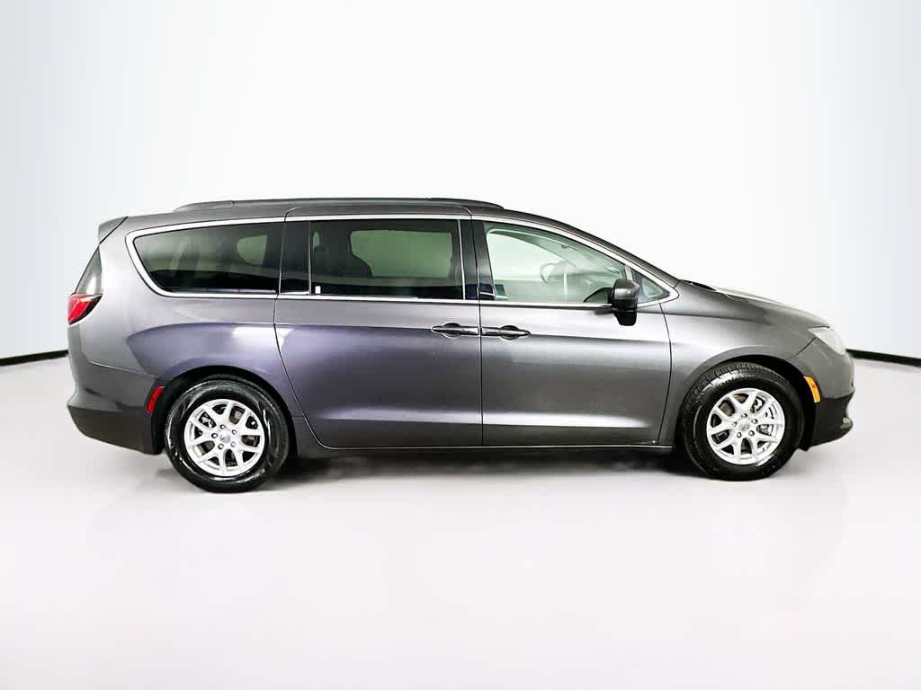 2021 Chrysler Voyager LXI