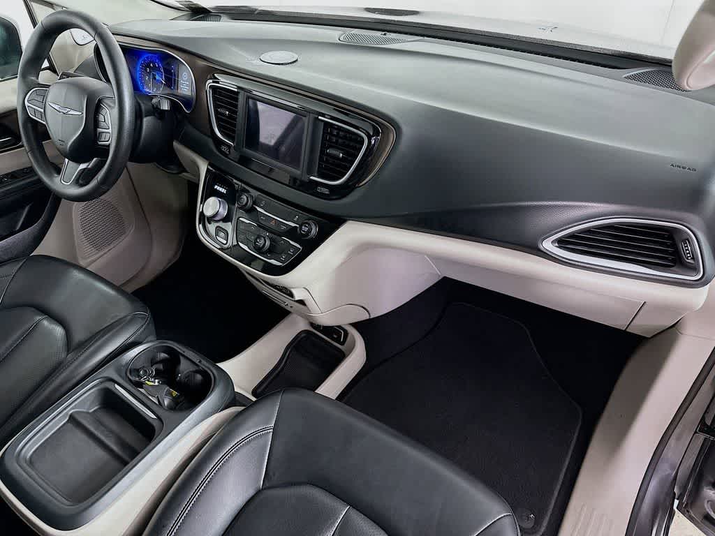 2021 Chrysler Voyager LXI