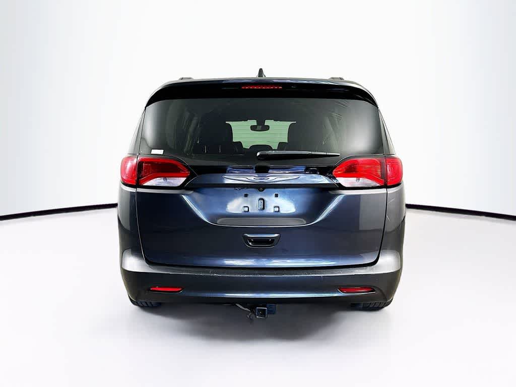 2021 Chrysler Voyager LXI