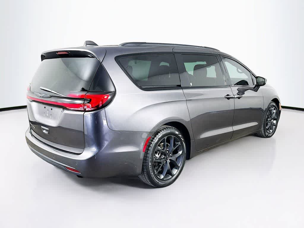 2021 Chrysler Pacifica Touring