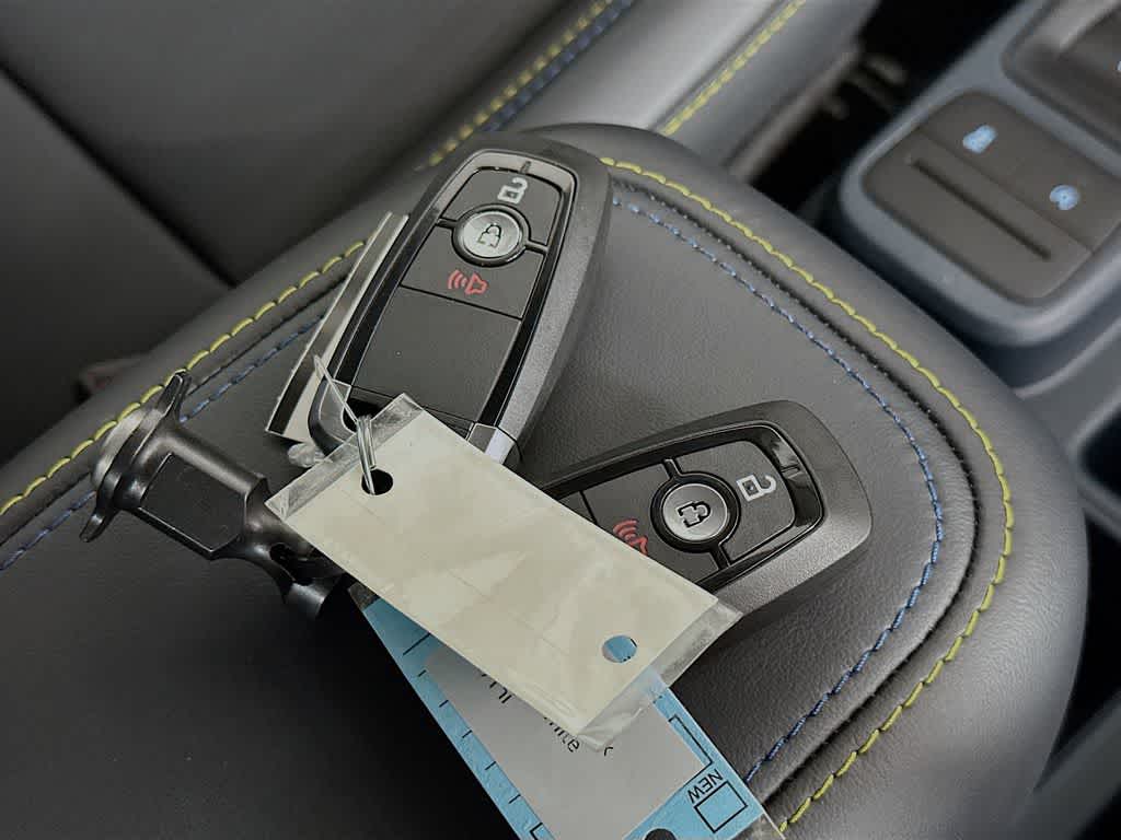 2026 Ford Maverick Lobo Standard