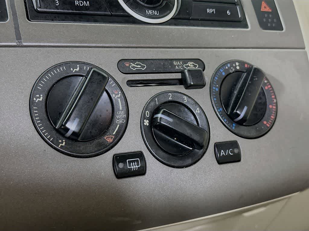 2009 Nissan Versa 1.8 S