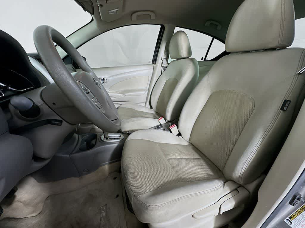 2016 Nissan Versa SV