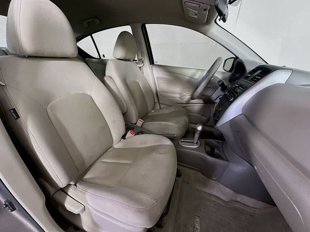 2016 Nissan Versa SV