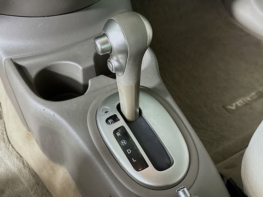 2016 Nissan Versa SV