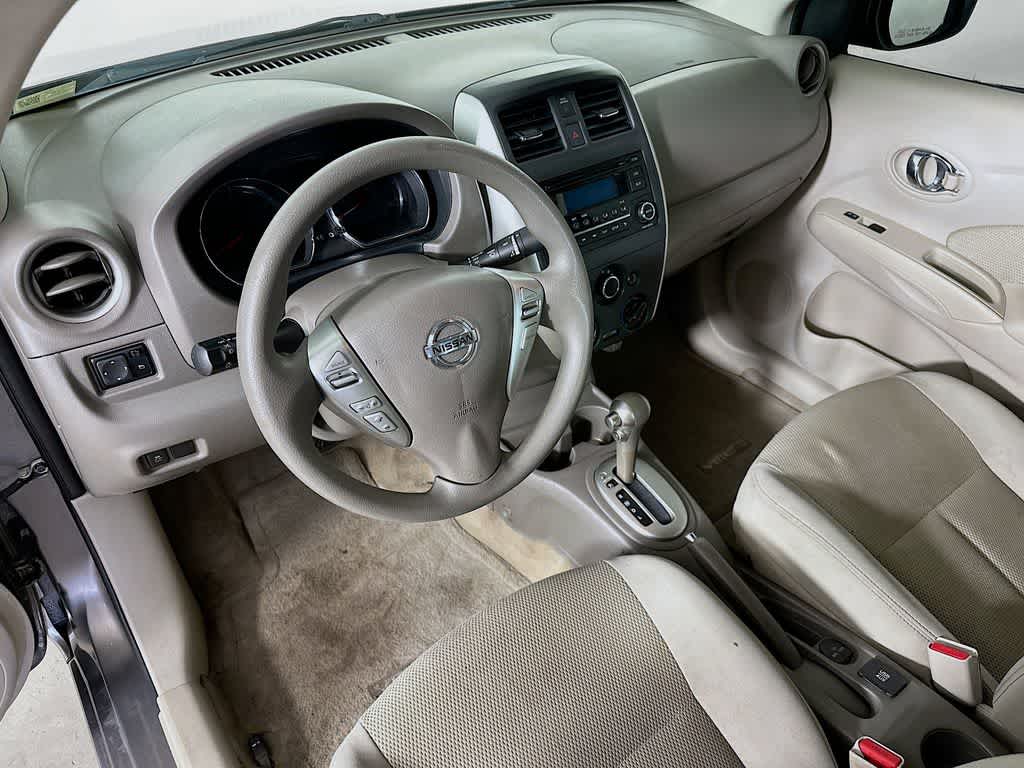 2016 Nissan Versa SV