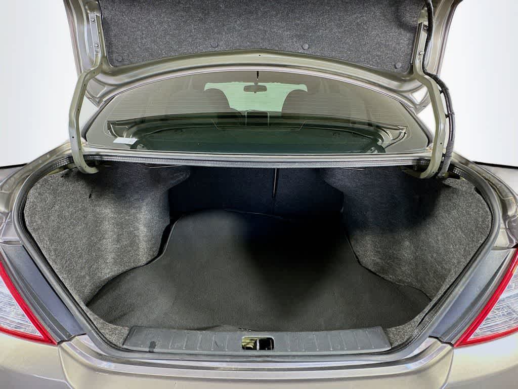 2016 Nissan Versa SV