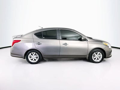 2016 Nissan Versa SV