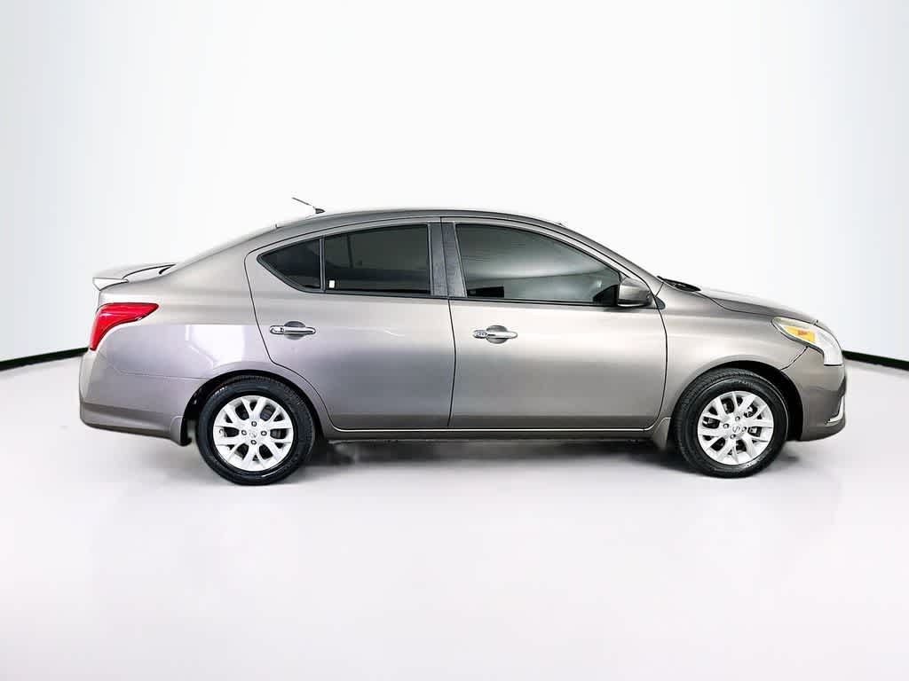 2016 Nissan Versa SV