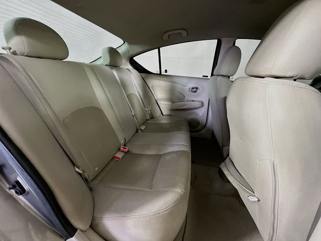 2016 Nissan Versa SV